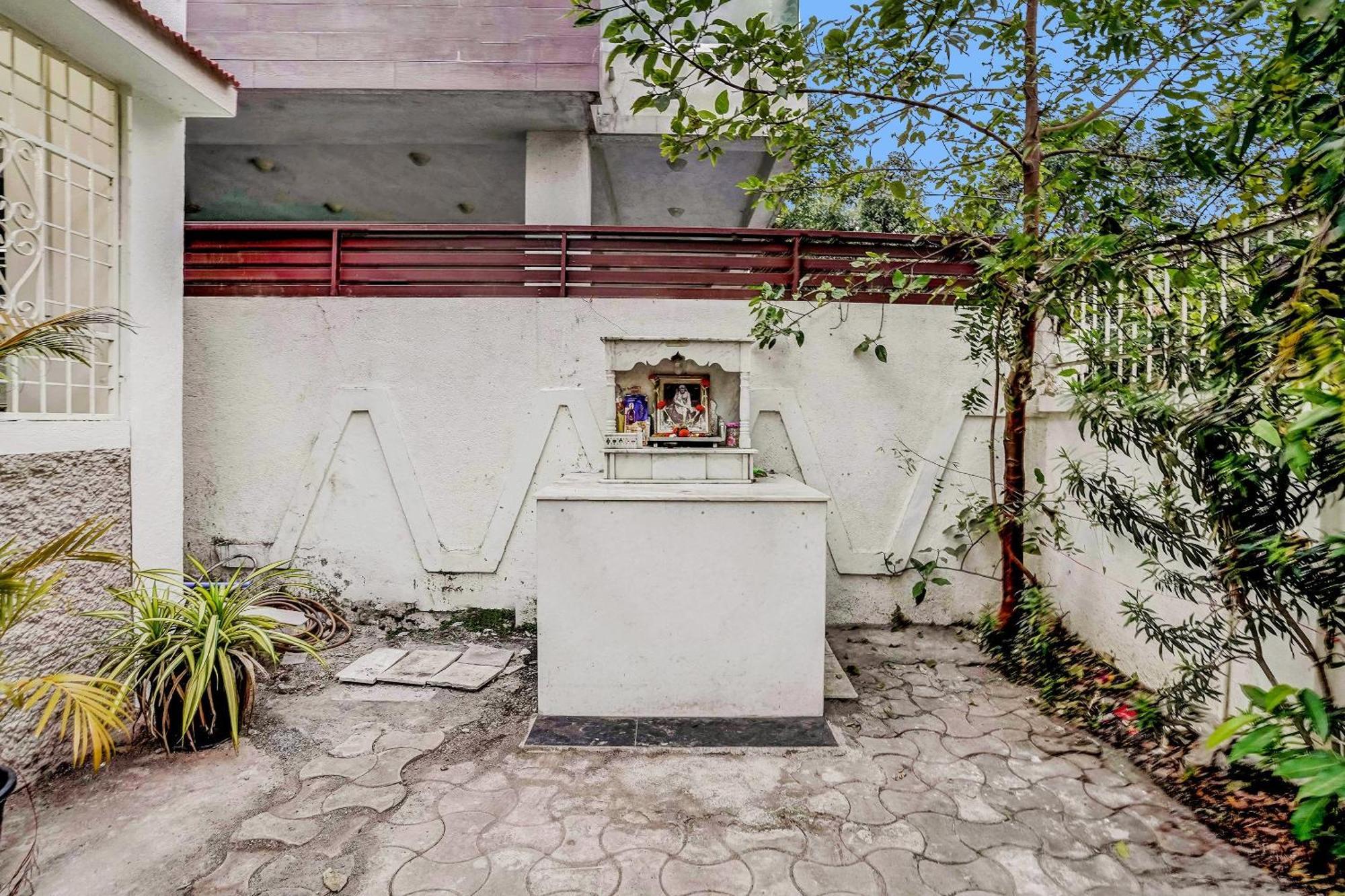 Spot On Jayesh Guest House นาสิก ภายนอก รูปภาพ